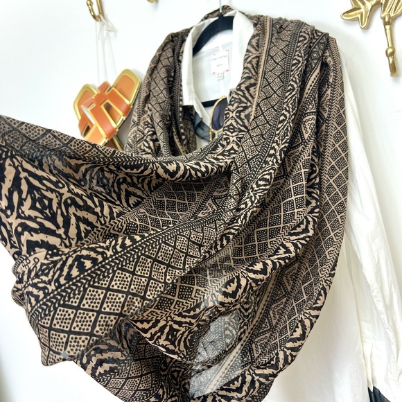 Tribal print infinity scarf light weight - Picture 3 of 5
